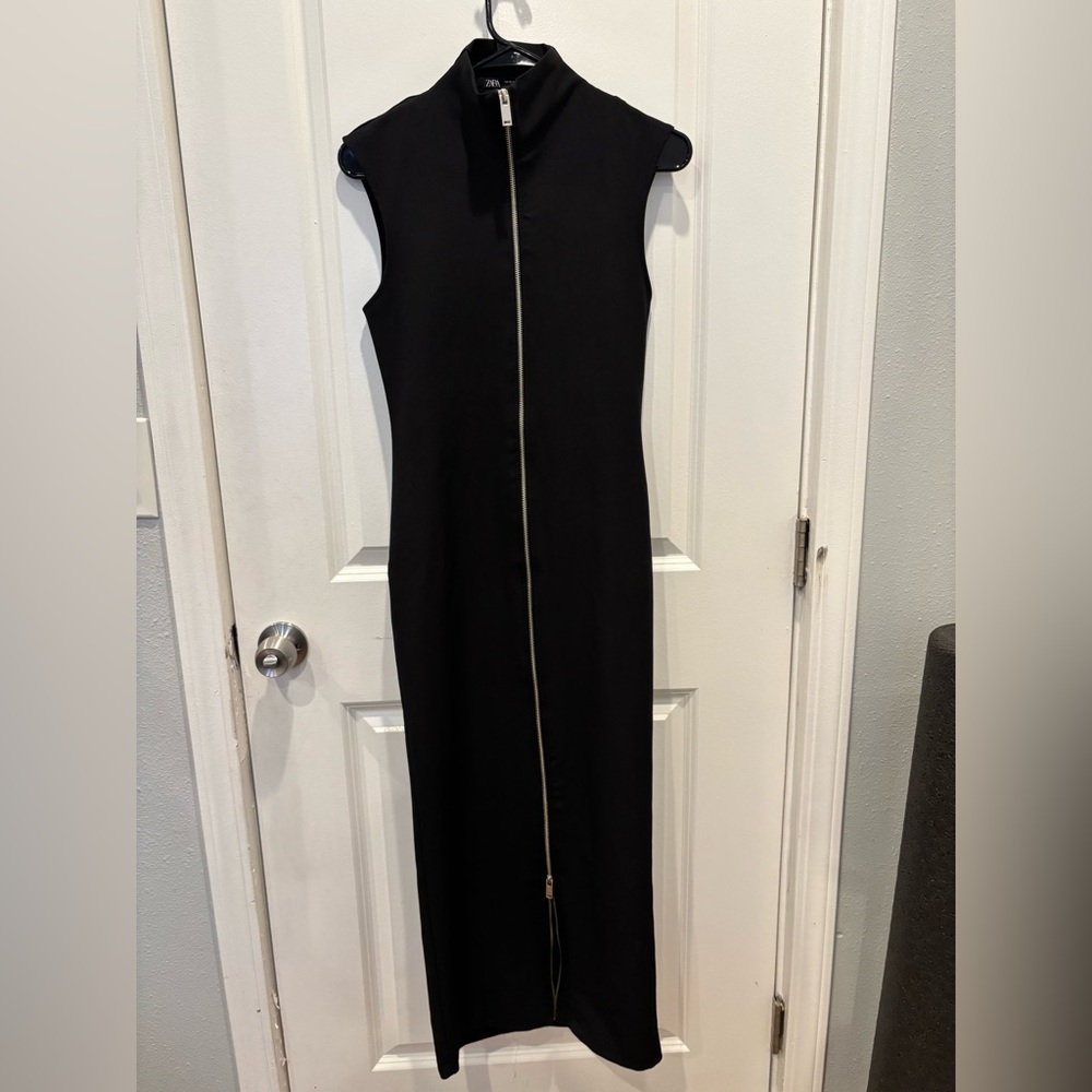 Zara zip up slimming dress